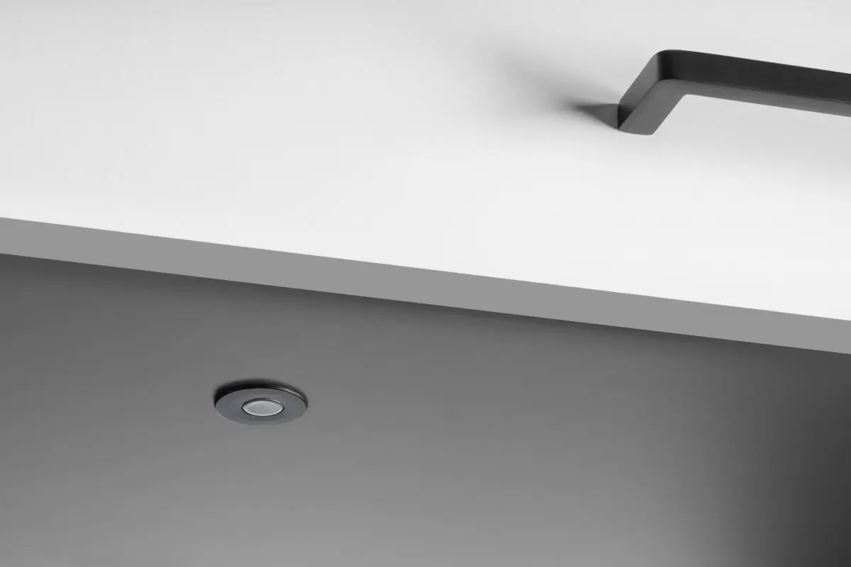 Dimmerdatav puutetundlik lüliti 12V 24W, must, fi 22 x 16mm, auk fi18 - Image 2