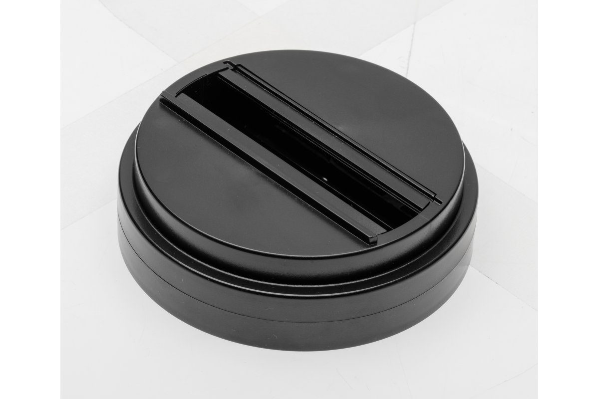 Kolmefaasilise adapteri pinnapealne alus, must